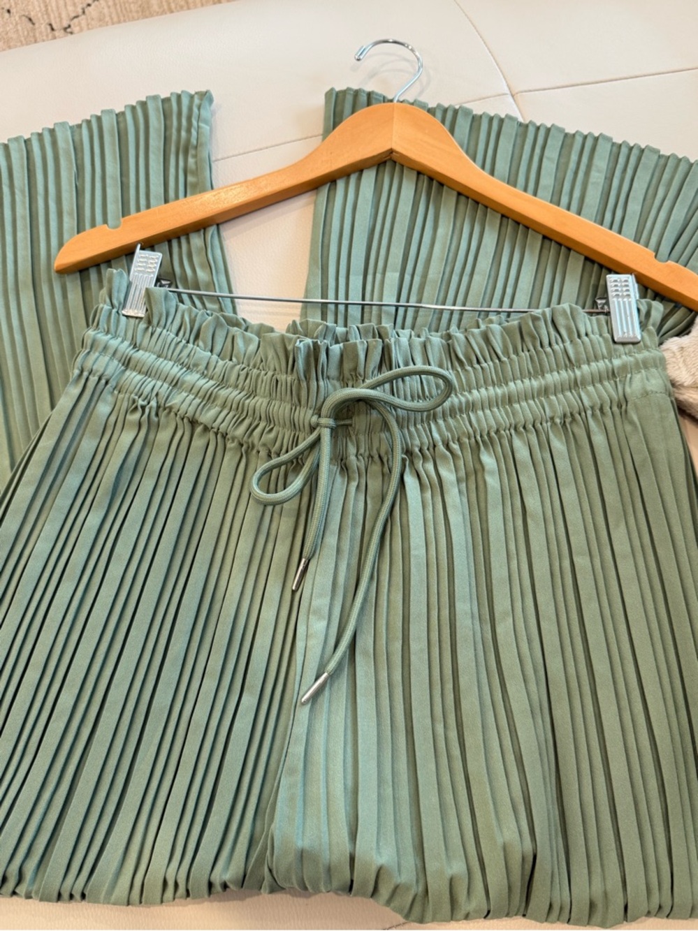 Rachel Zoe Pleated Wide-Leg Pants in Sage - Picture 2 of 4